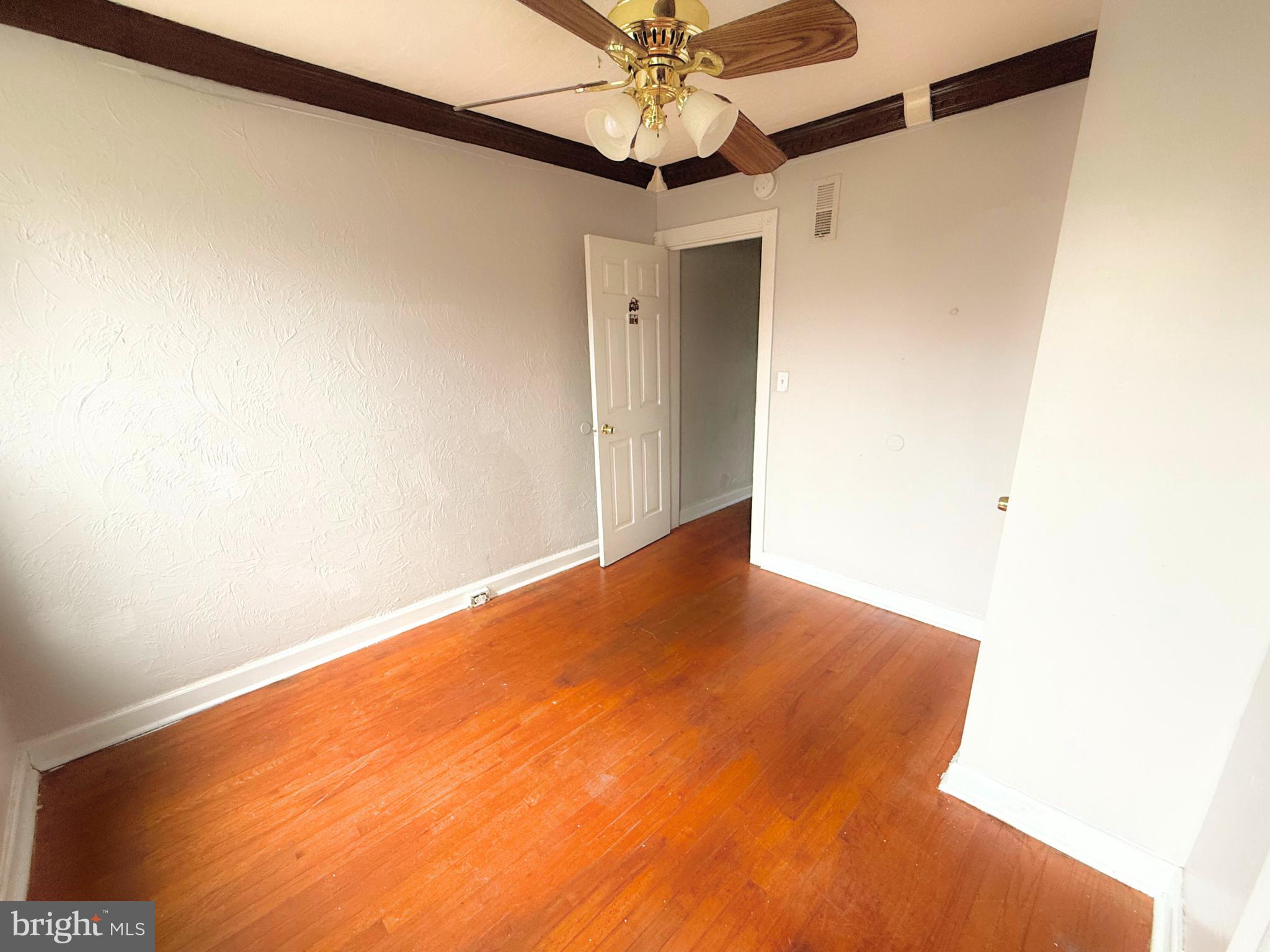 2115 McCulloh Street Baltimore, MD 21217 - Photo 11 of 22 Bedroom 3.