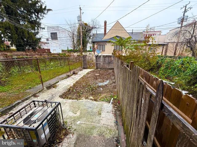 $99,000 | 2115 McCulloh Street, Baltimore, MD 21217