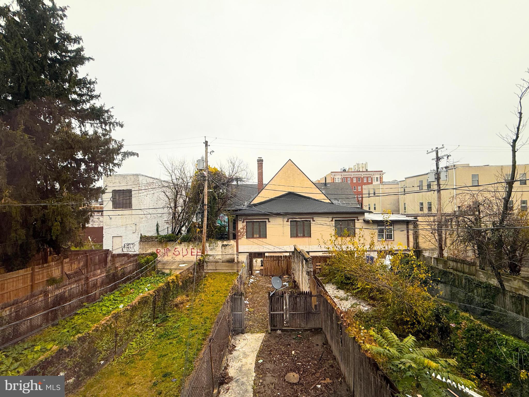 2115 McCulloh Street Baltimore, MD 21217 - Photo 17 of 22 Backyard.