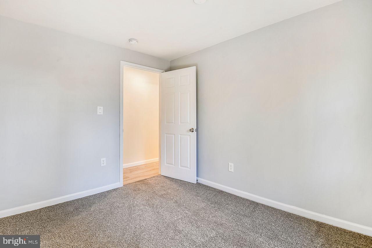 278 North Ferry Point Road Pasadena, MD 21122 - Photo 21 of 36 3rd bedroom