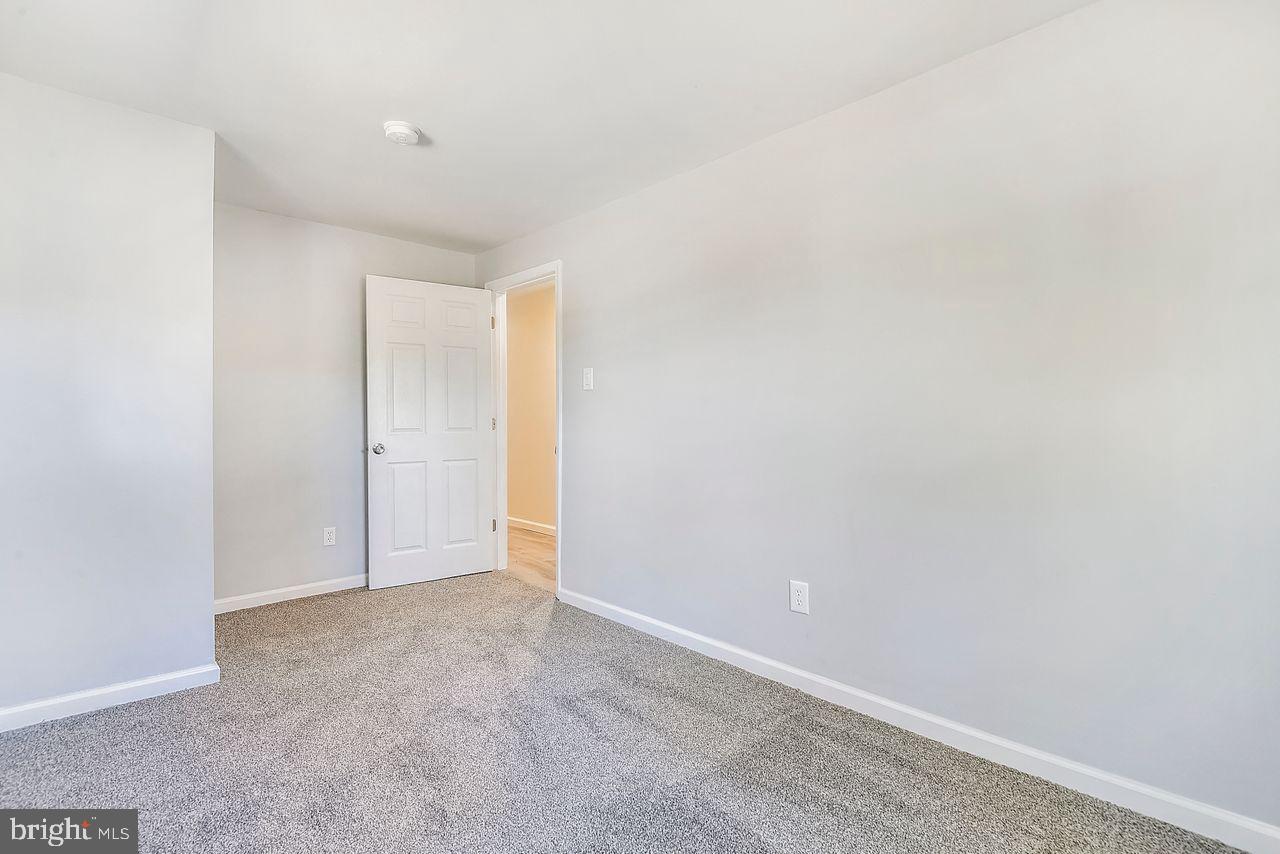 278 North Ferry Point Road Pasadena, MD 21122 - Photo 23 of 36 4th bedroom