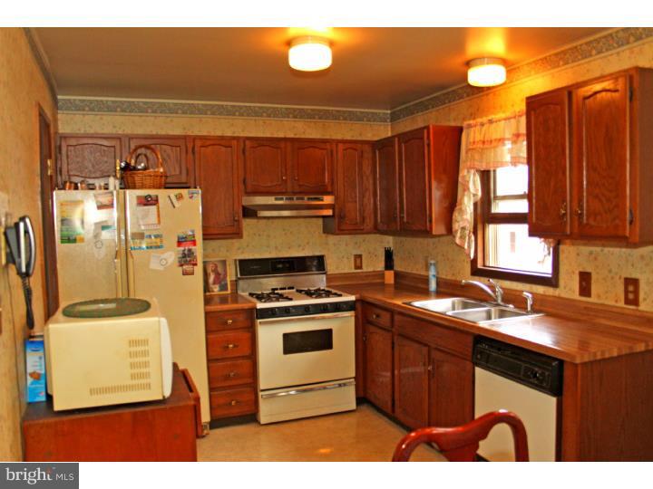 52 Blanbird Drive Sinking Spring, PA 19608 - Photo 6 of 25 Gallery Image 6