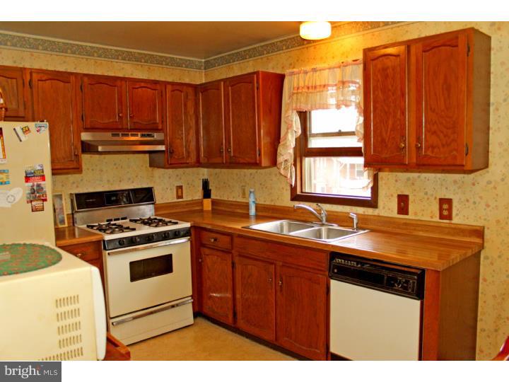 52 Blanbird Drive Sinking Spring, PA 19608 - Photo 7 of 25 Gallery Image 7