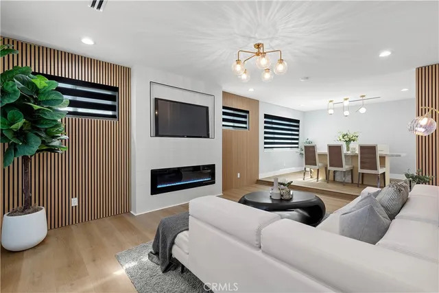 $1,699,999 | 16081 Windemeir Lane, Huntington Beach, CA 92647