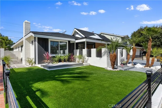 $1,699,999 | 16081 Windemeir Lane, Huntington Beach, CA 92647