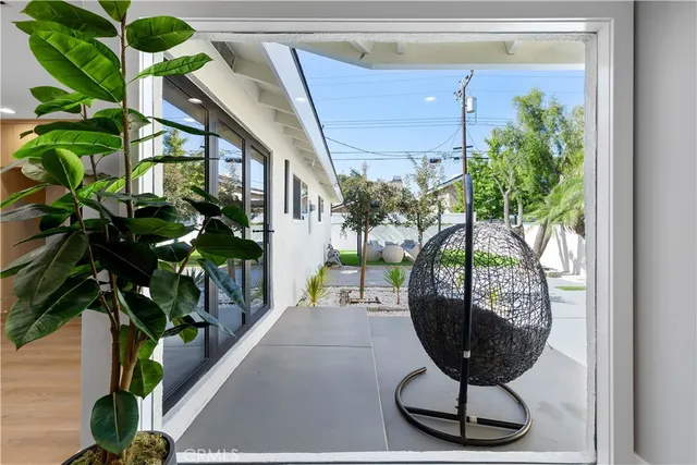 $1,699,999 | 16081 Windemeir Lane, Huntington Beach, CA 92647