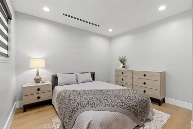 $1,699,999 | 16081 Windemeir Lane, Huntington Beach, CA 92647