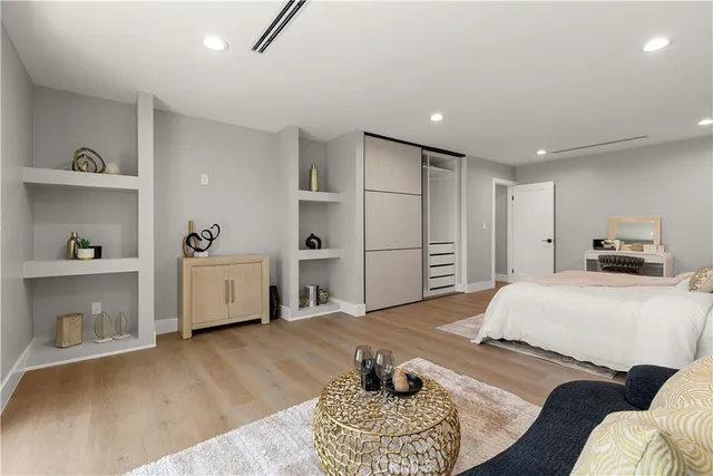 $1,699,999 | 16081 Windemeir Lane, Huntington Beach, CA 92647