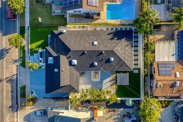 $1,699,999 | 16081 Windemeir Lane, Huntington Beach, CA 92647