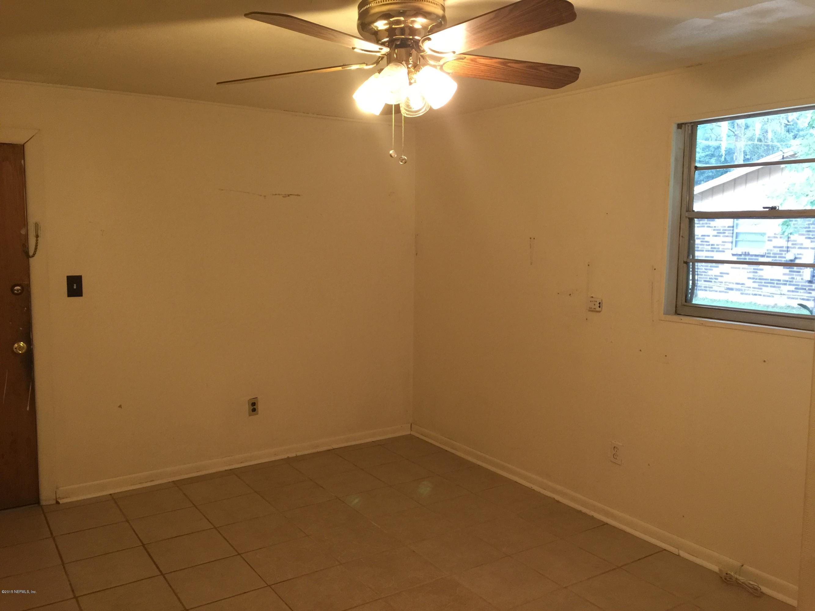 2725 Anniston Road Jacksonville, FL 32246 - Photo 3 of 16 IMG_0684