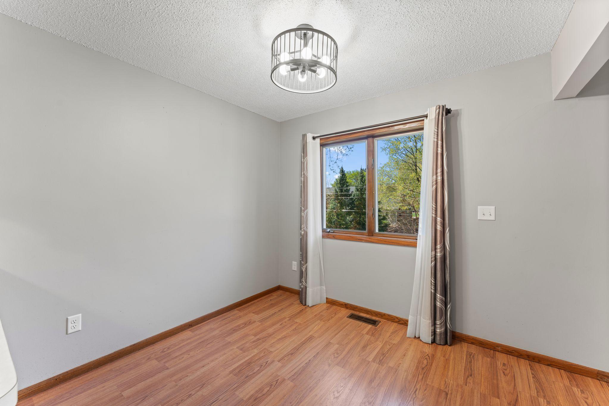 1889 Hamline Avenue North Falcon Heights, MN 55113 - Photo 12 of 34