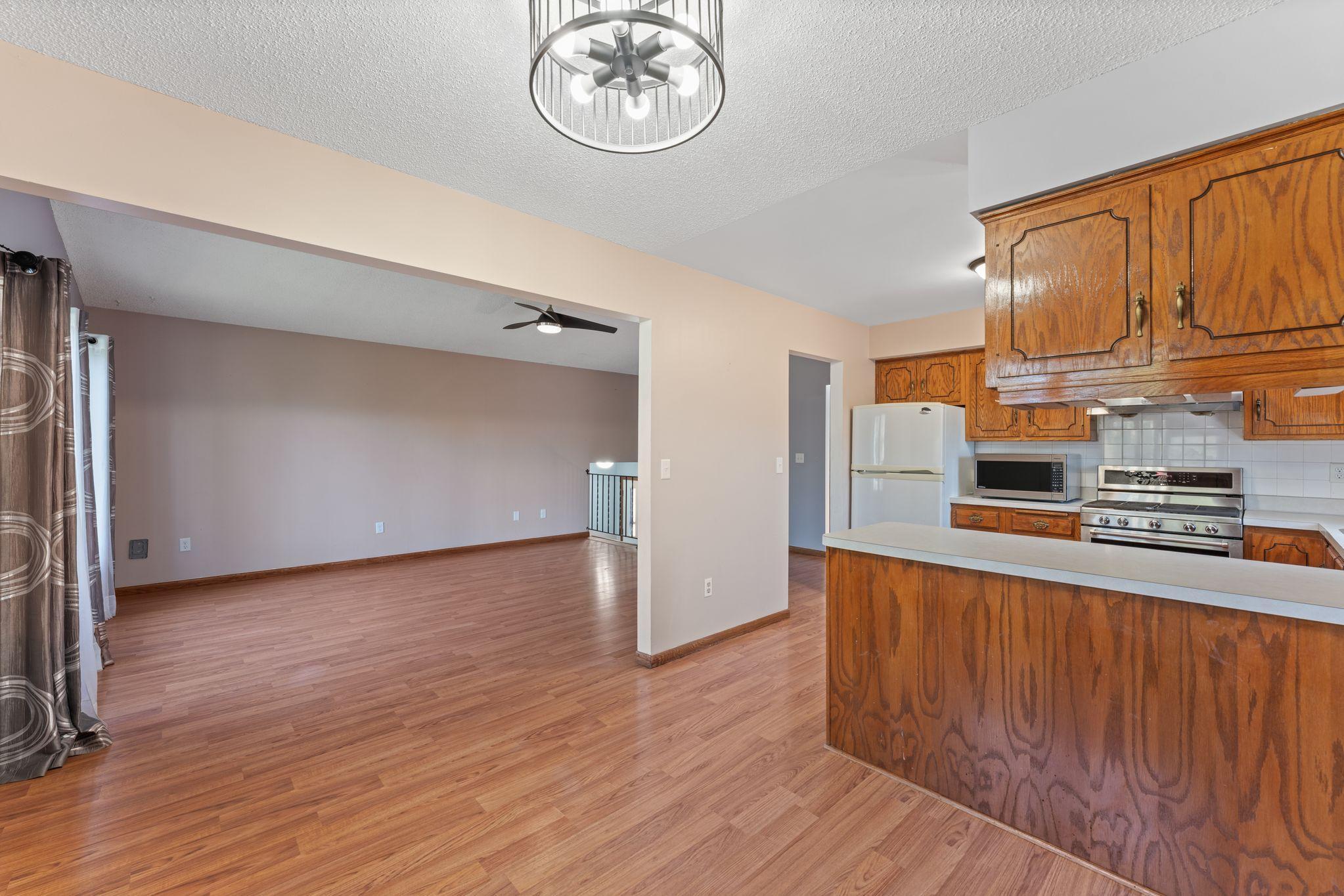1889 Hamline Avenue North Falcon Heights, MN 55113 - Photo 13 of 34
