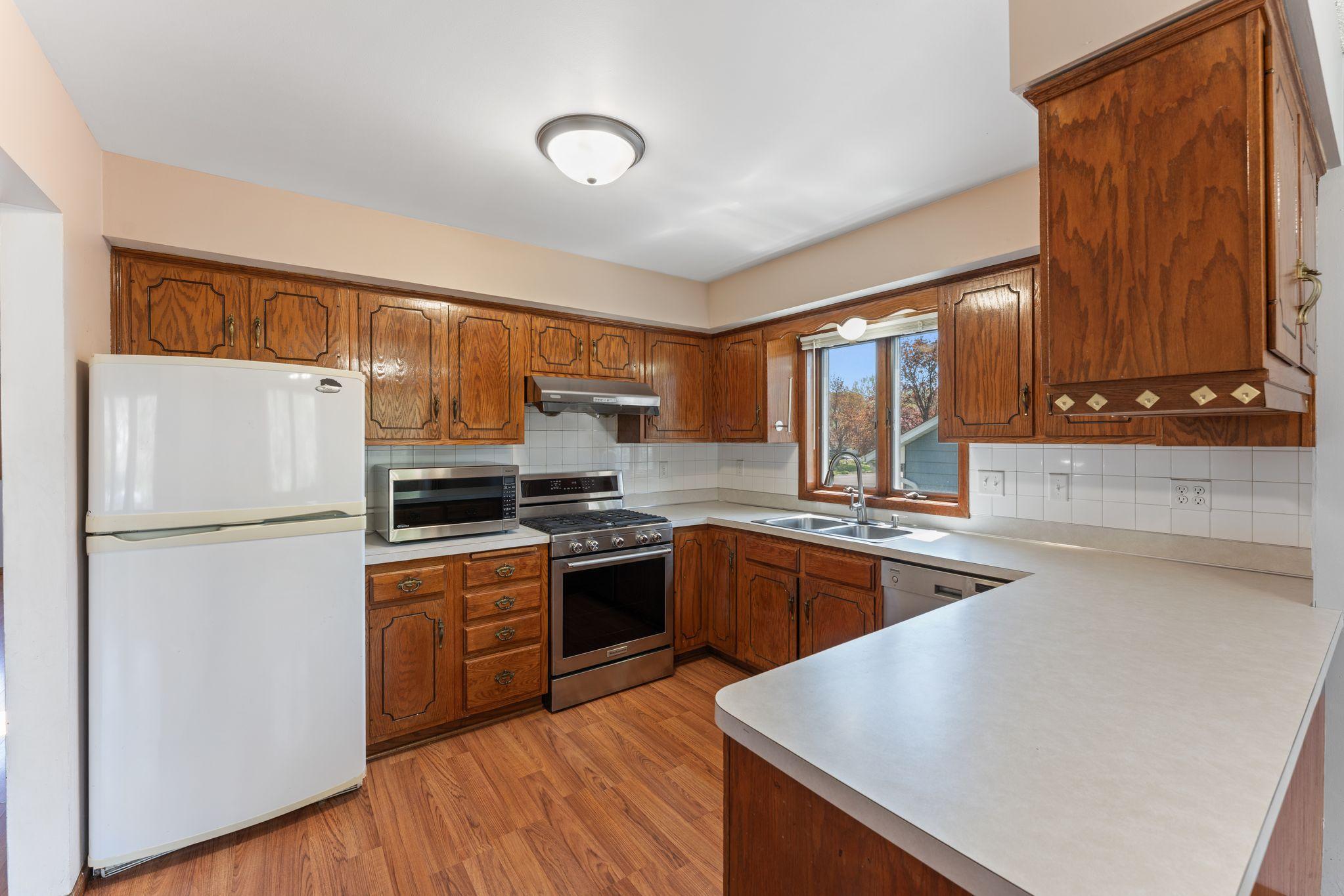 1889 Hamline Avenue North Falcon Heights, MN 55113 - Photo 14 of 34
