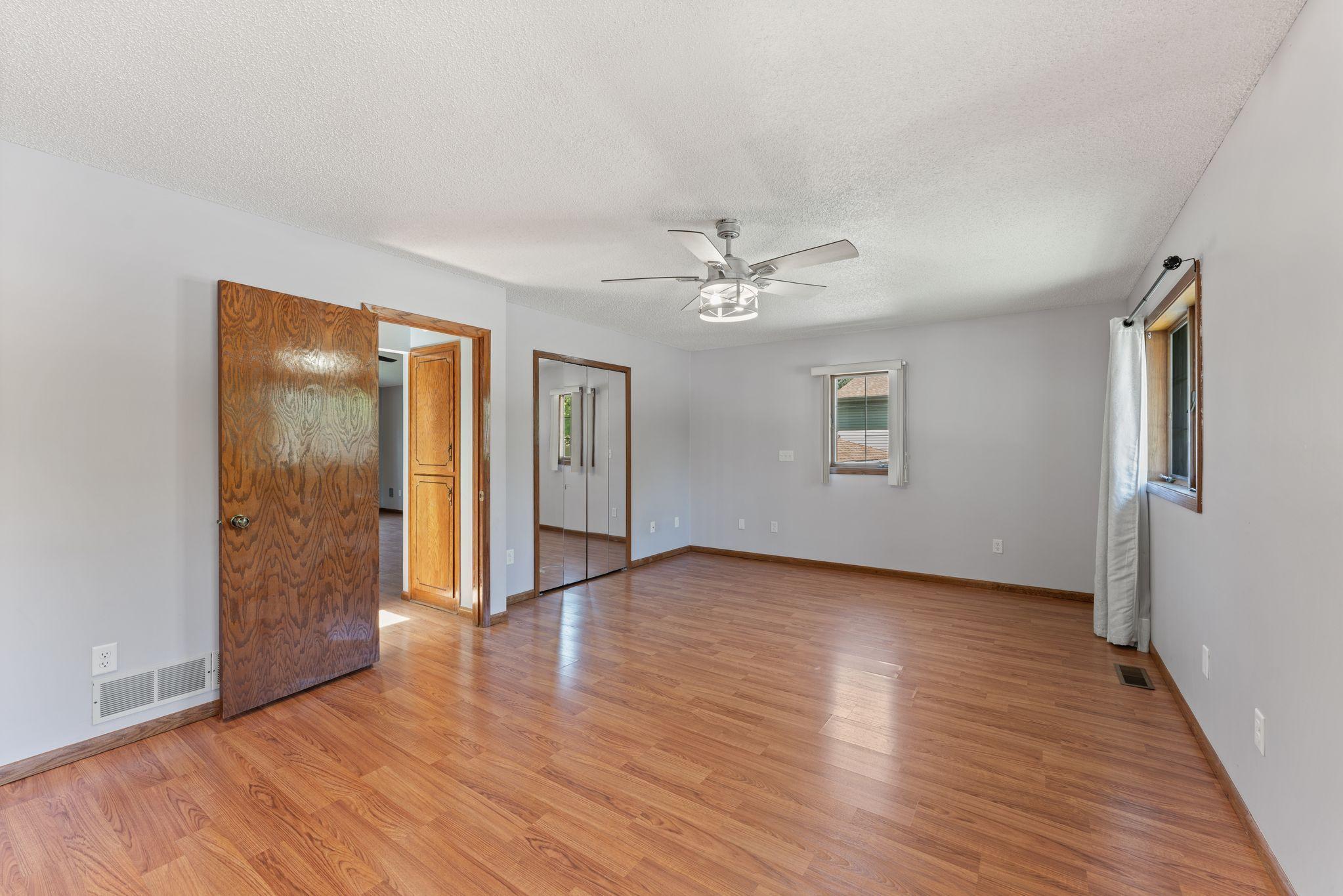 1889 Hamline Avenue North Falcon Heights, MN 55113 - Photo 20 of 34