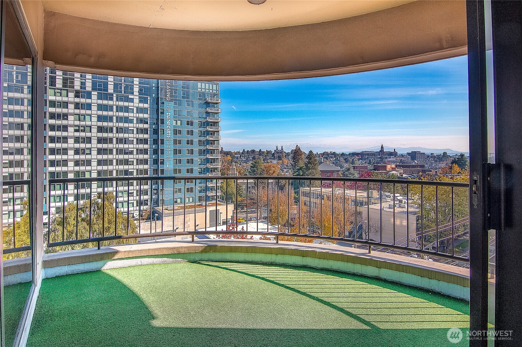 1301 Spring Street, Unit 8C Seattle, WA 98104 - Photo 31 of 31