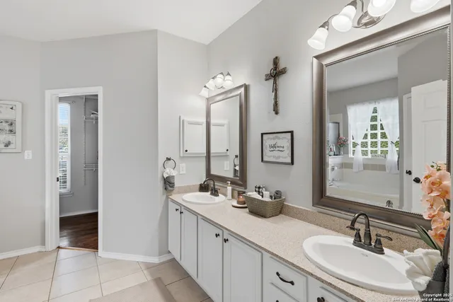 $780,000 | 260 Wentworth, Spring Branch, TX 78070