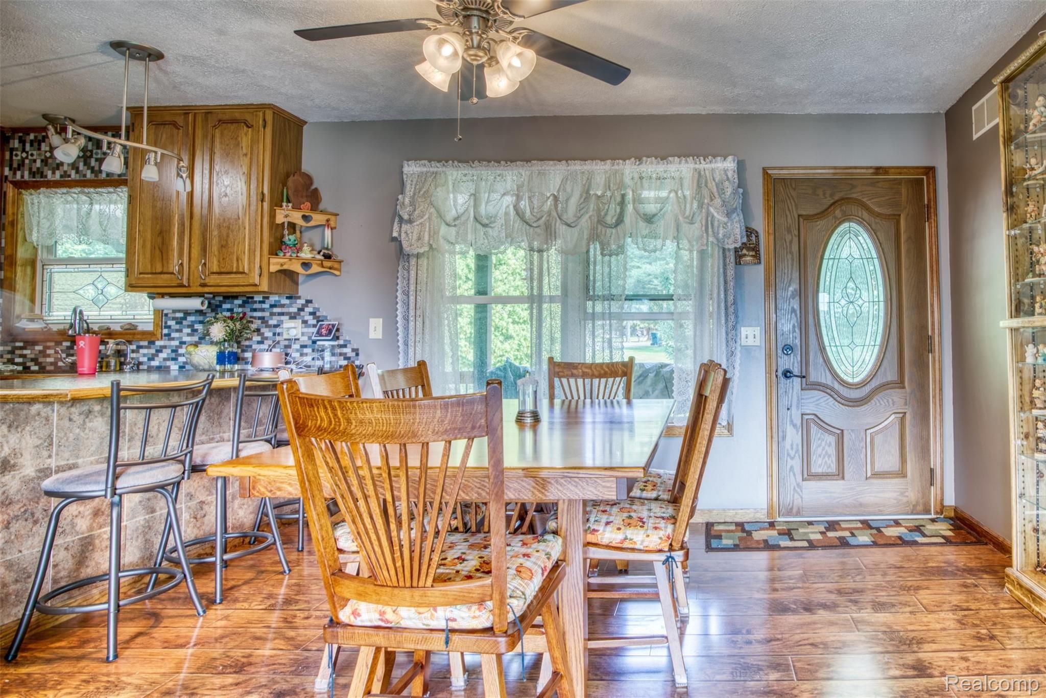 1070 South Gregory Road Fowlerville, MI 48836 - Photo 10 of 49 DSC09219_3.jpg