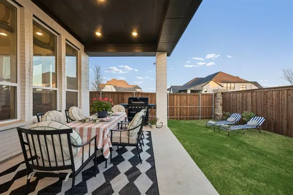 $750,000 | 841 Frst Crk Drive, Rockwall, TX 75087