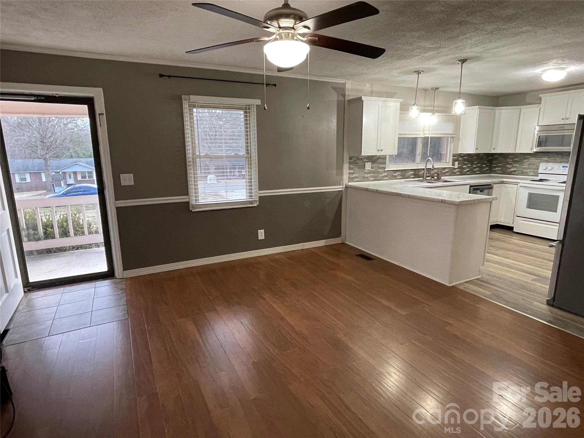 121 Randolph Road Dallas, NC 28034 - Photo 3 of 42
