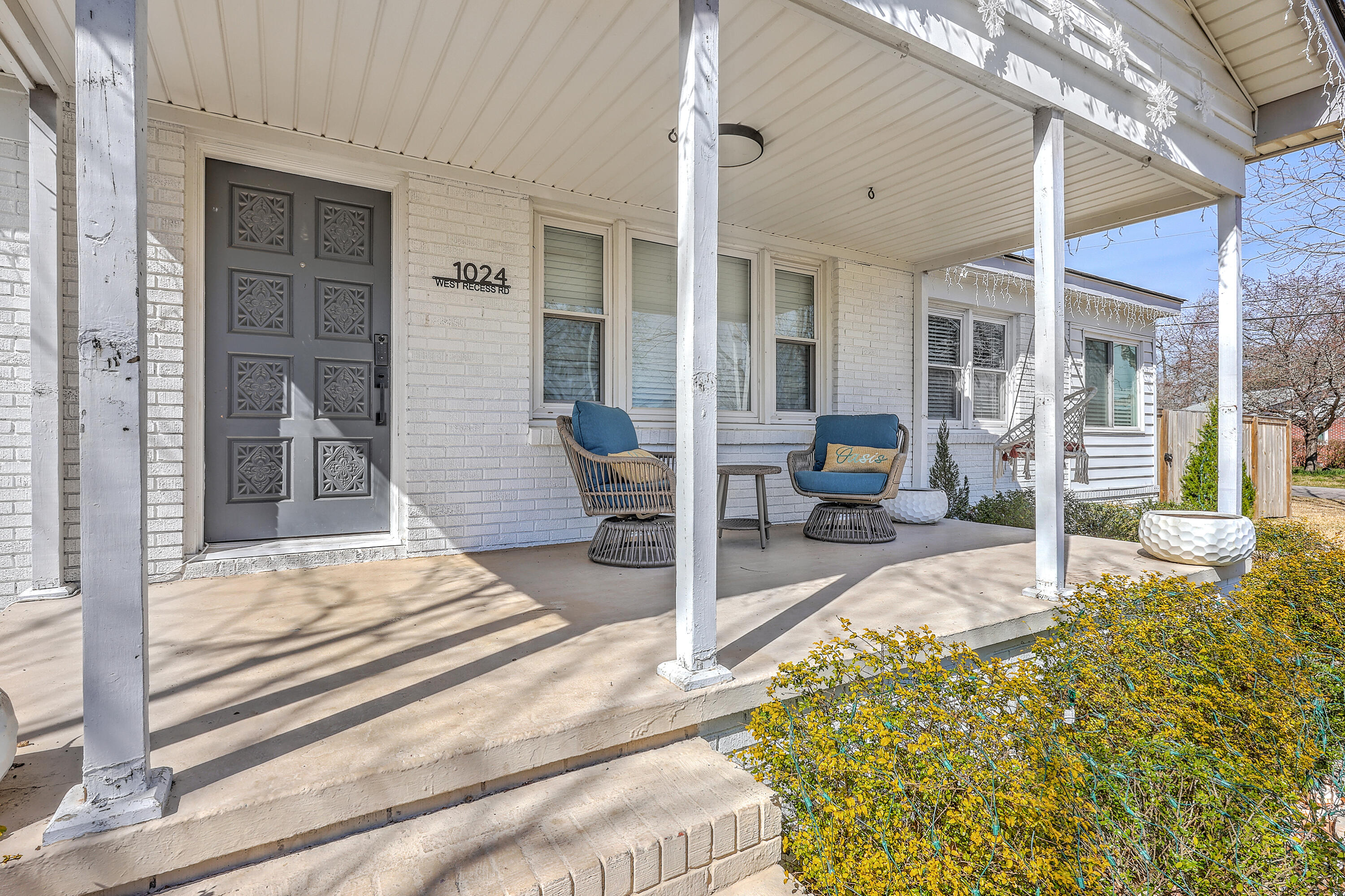 1024 West Recess Road Hanahan, SC 29410 - Photo 5 of 32 ZYN_6988_89_90_91_92_93_94