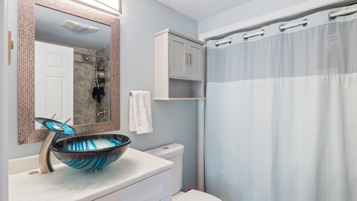 48 Redfield Circle Derry, NH 03038 - Photo 16 of 29