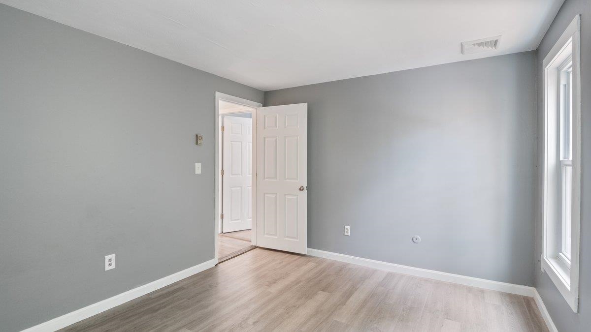 48 Redfield Circle Derry, NH 03038 - Photo 18 of 29