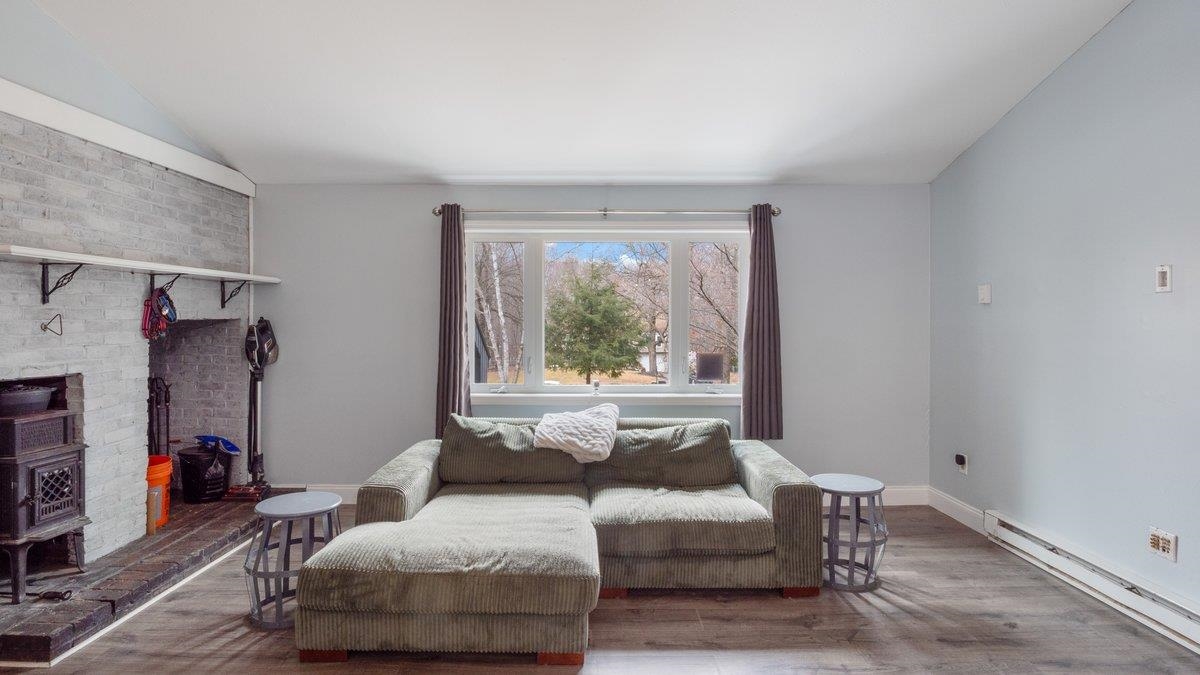 48 Redfield Circle Derry, NH 03038 - Photo 5 of 29