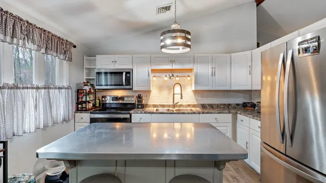 $544,000 | 48 Redfield Circle, Derry, NH 03038