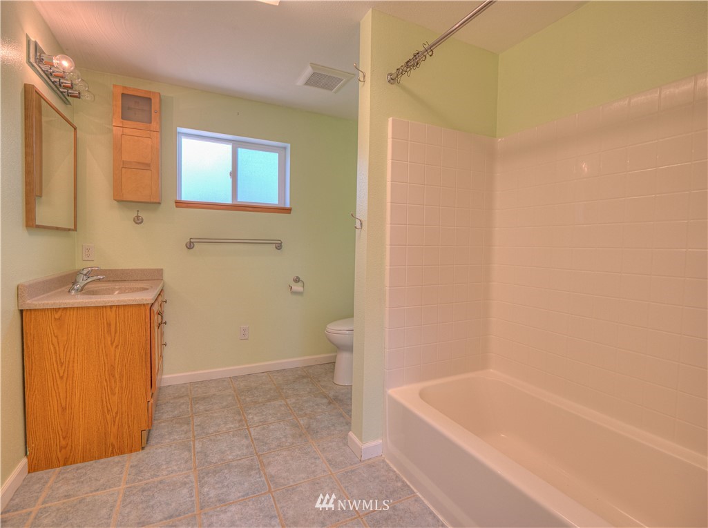 23402 Southeast 400th Street Enumclaw, WA 98022 - Photo 27 of 37