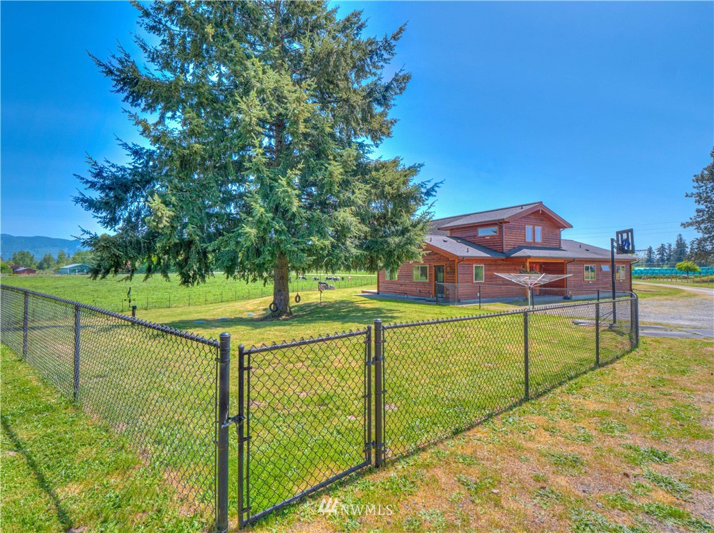 23402 Southeast 400th Street Enumclaw, WA 98022 - Photo 32 of 37