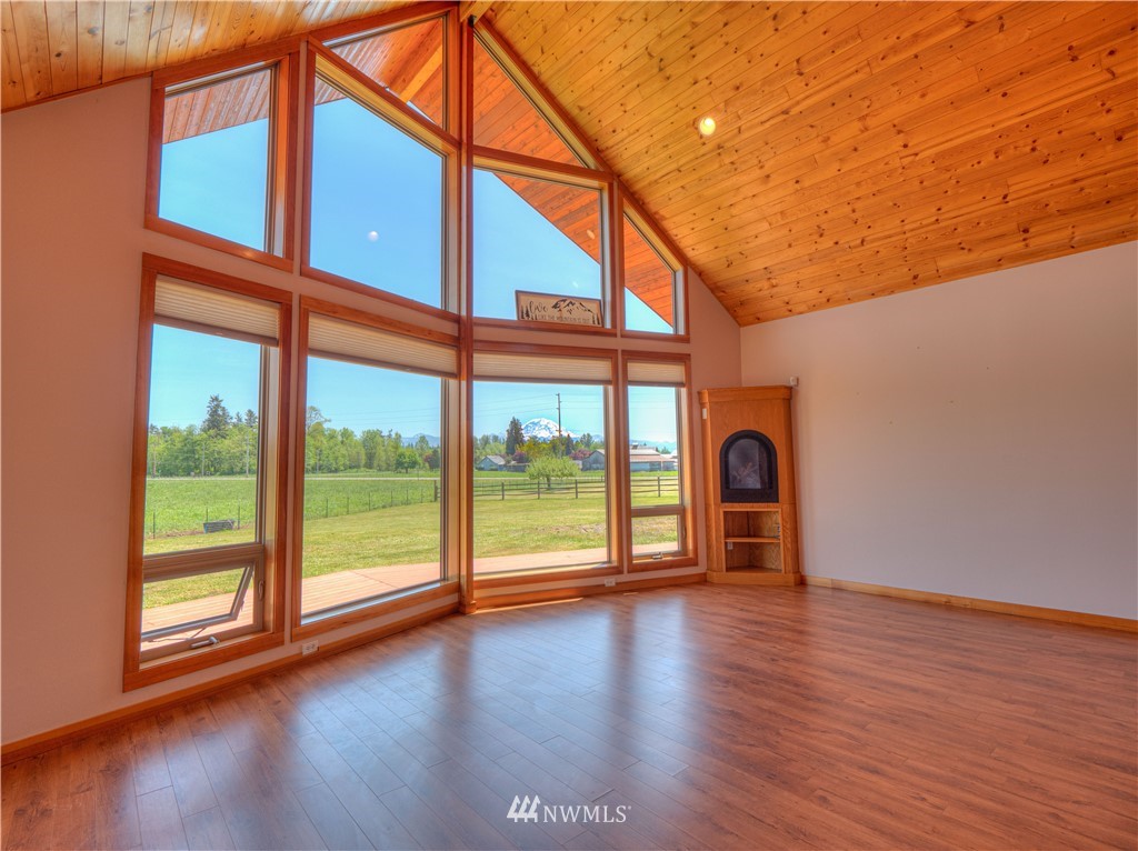 23402 Southeast 400th Street Enumclaw, WA 98022 - Photo 5 of 37