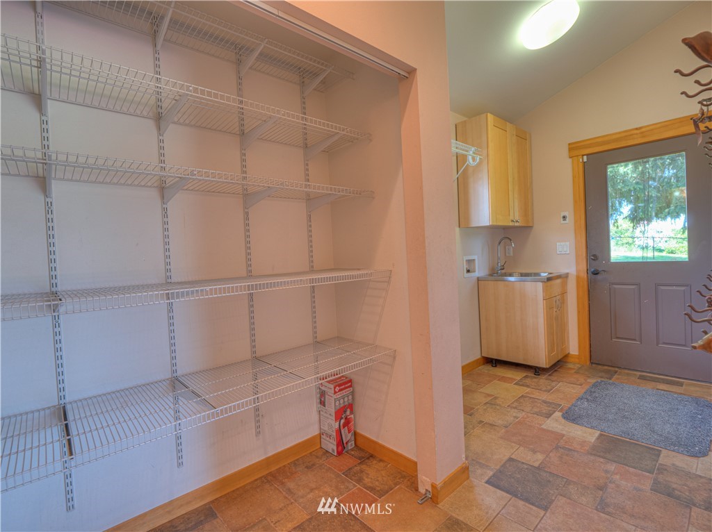 23402 Southeast 400th Street Enumclaw, WA 98022 - Photo 10 of 37