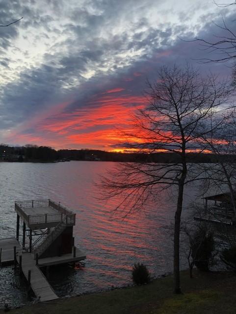 824 High Point Road Moneta, VA 24121 - Photo 8 of 18 What a Sunset!