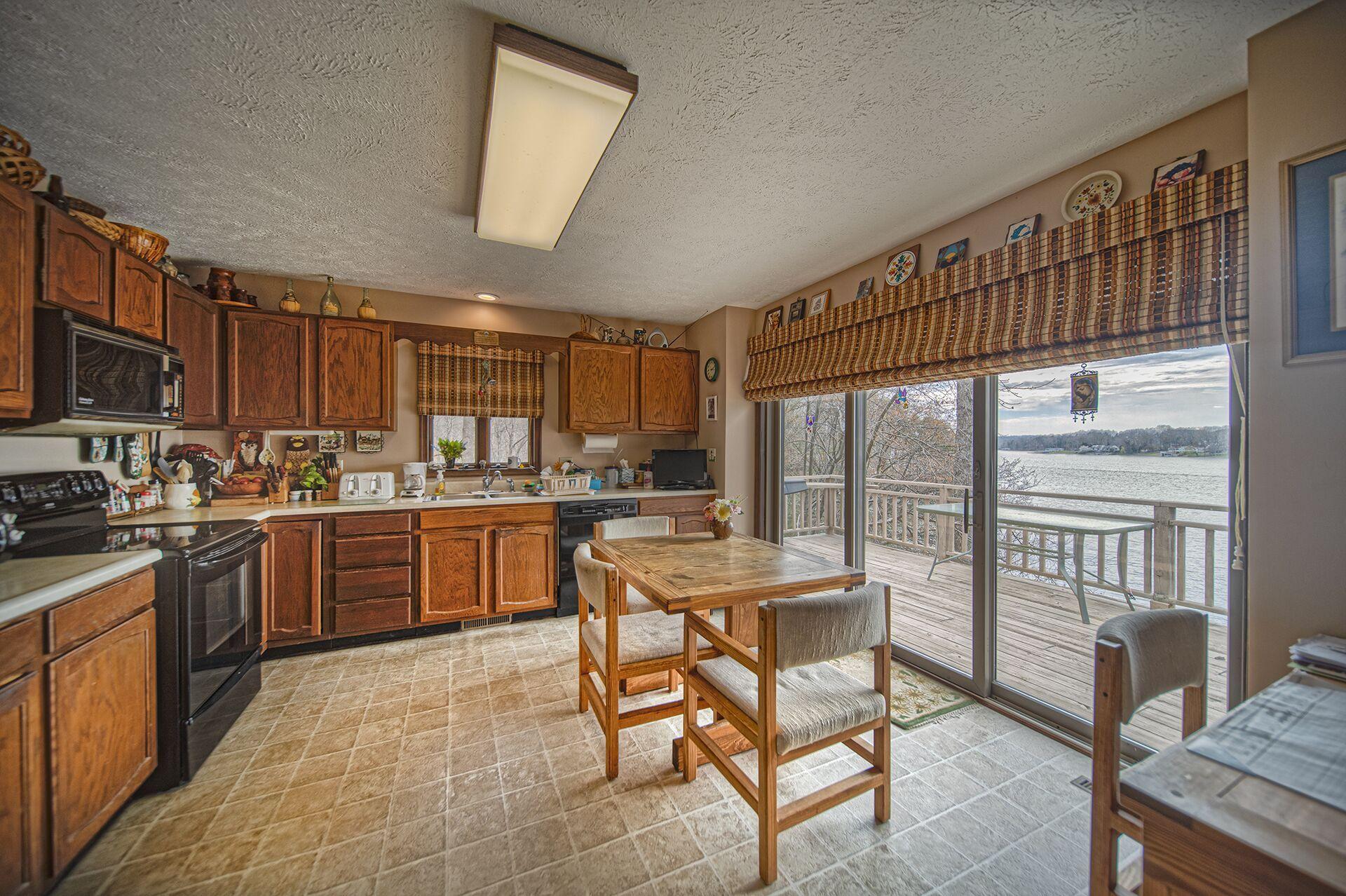 824 High Point Road Moneta, VA 24121 - Photo 9 of 18 Eat In Kitchen w/ a View!