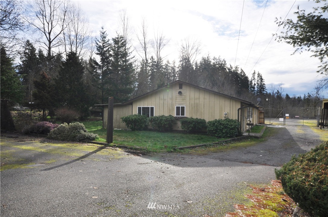 12615 Southeast Petrovitsky Road Renton, WA 98058 - Photo 2 of 11