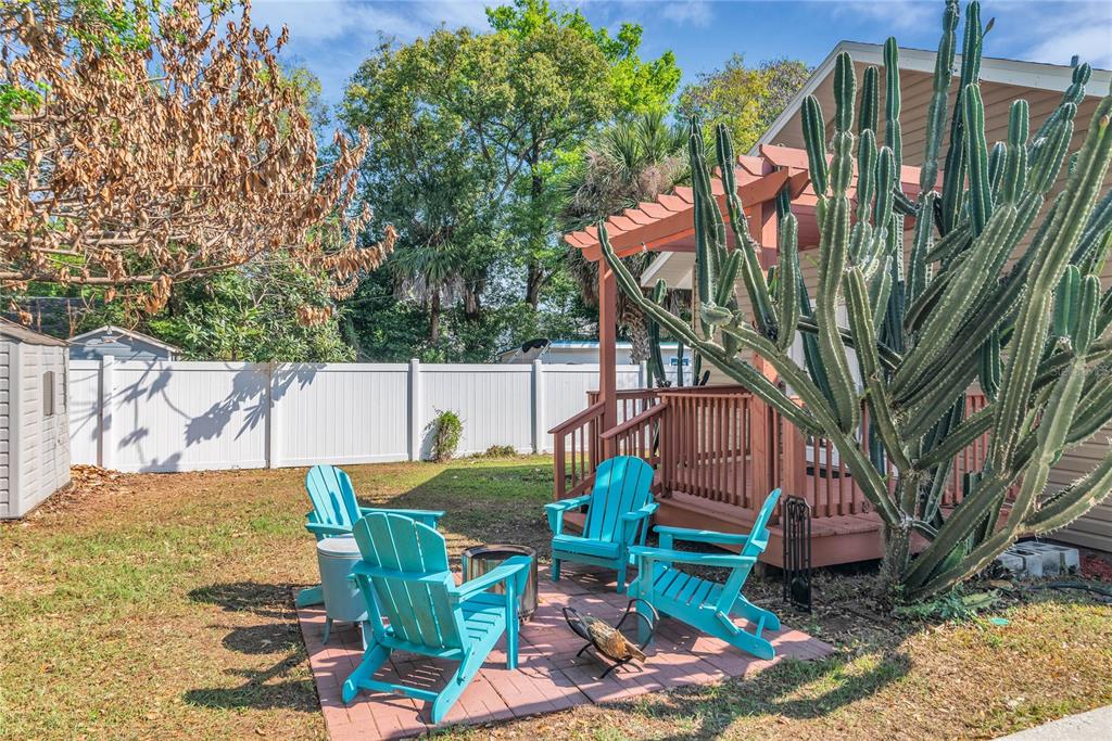 2414 Newberry Street Orlando, FL 32806 - Photo 34 of 36 a view of a backyard with plants