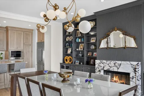 $749,000 | 816 South Hanley Road, Unit 15B, Clayton, MO 63105