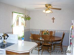 90 Crusaders Road Springfield, IL 62704 - Photo 4 of 9