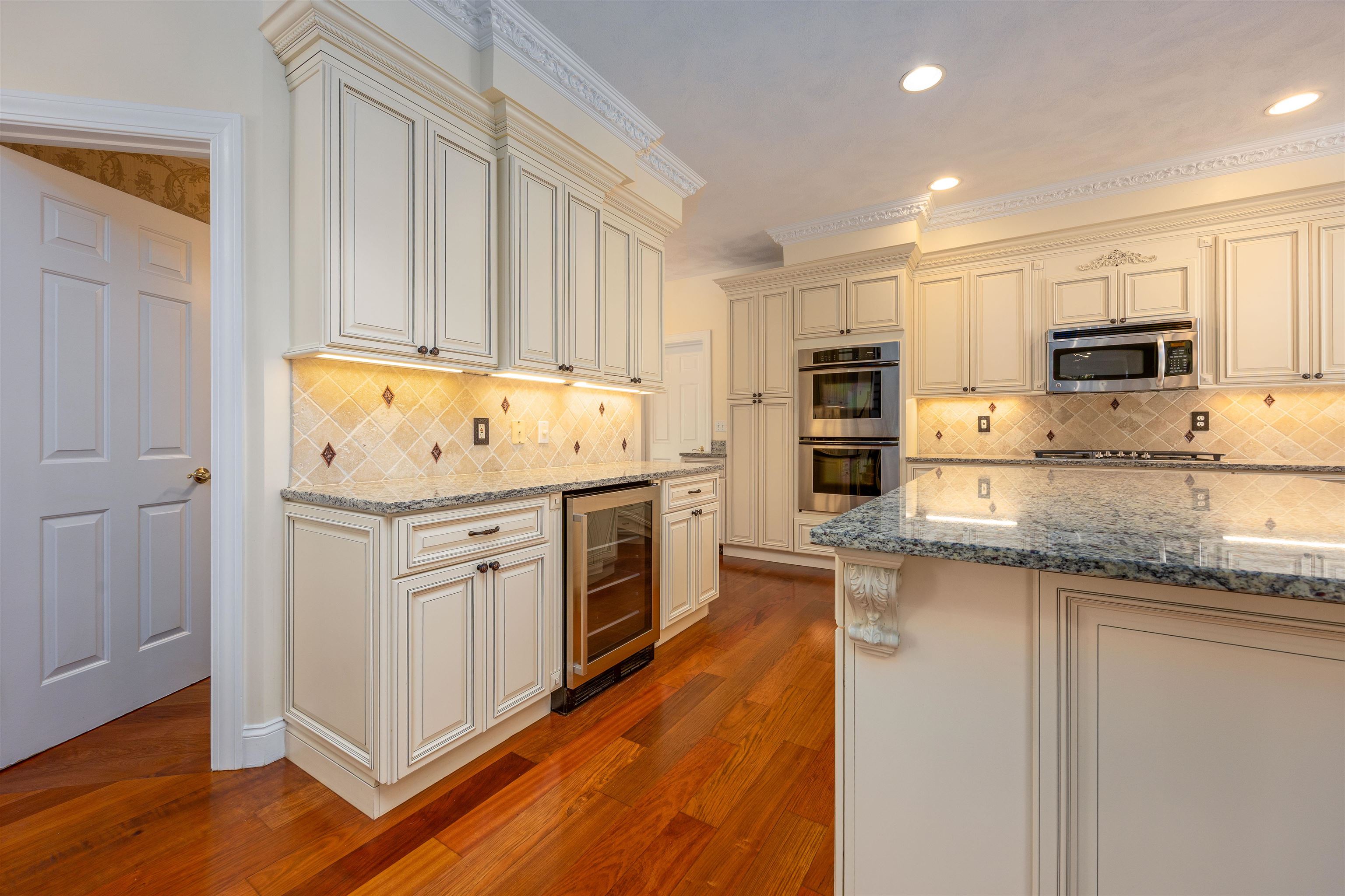 37 Houstons Way Hampstead, NH 03841 - Photo 16 of 60