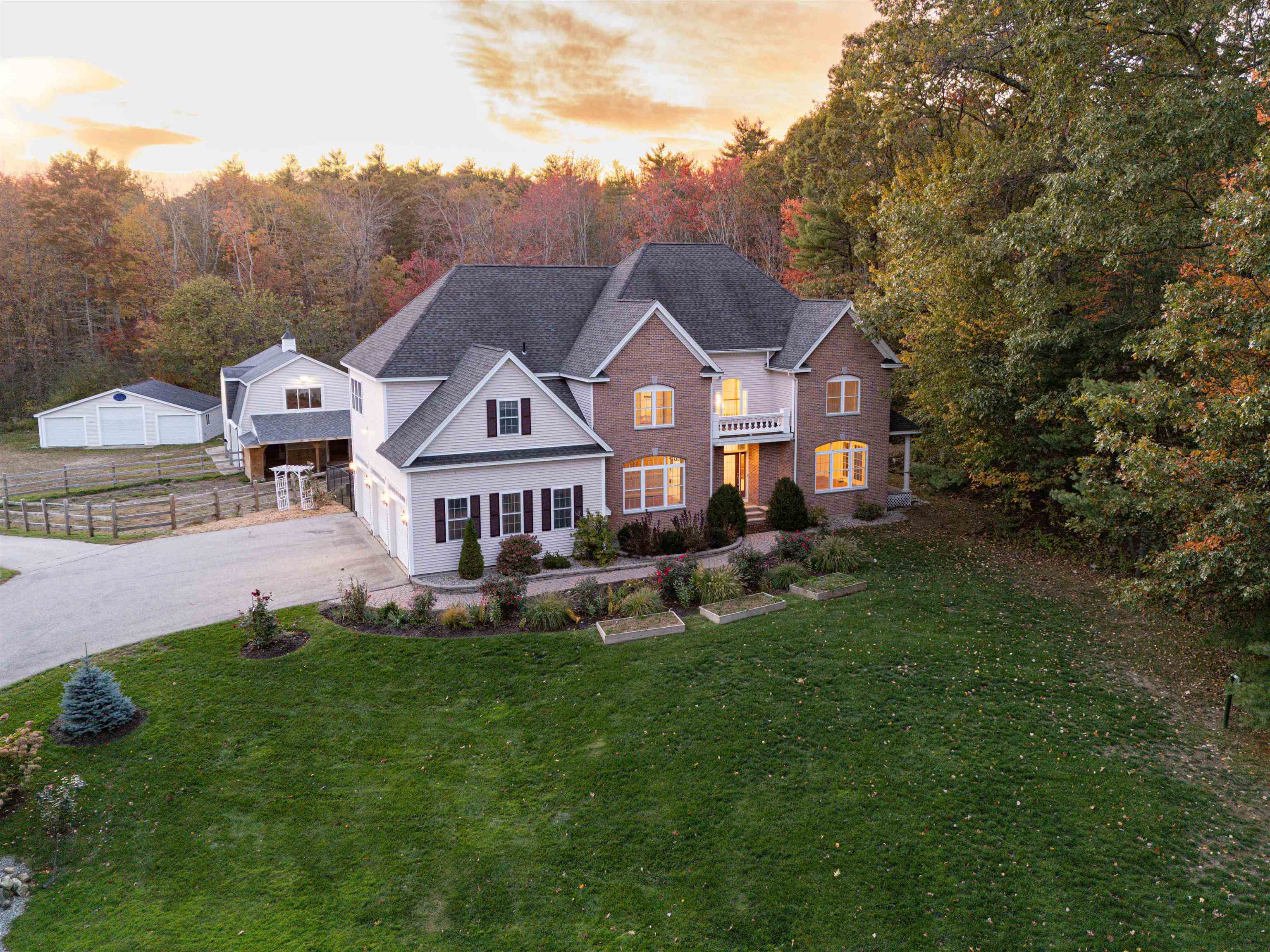 37 Houstons Way Hampstead, NH 03841 - Photo 2 of 60