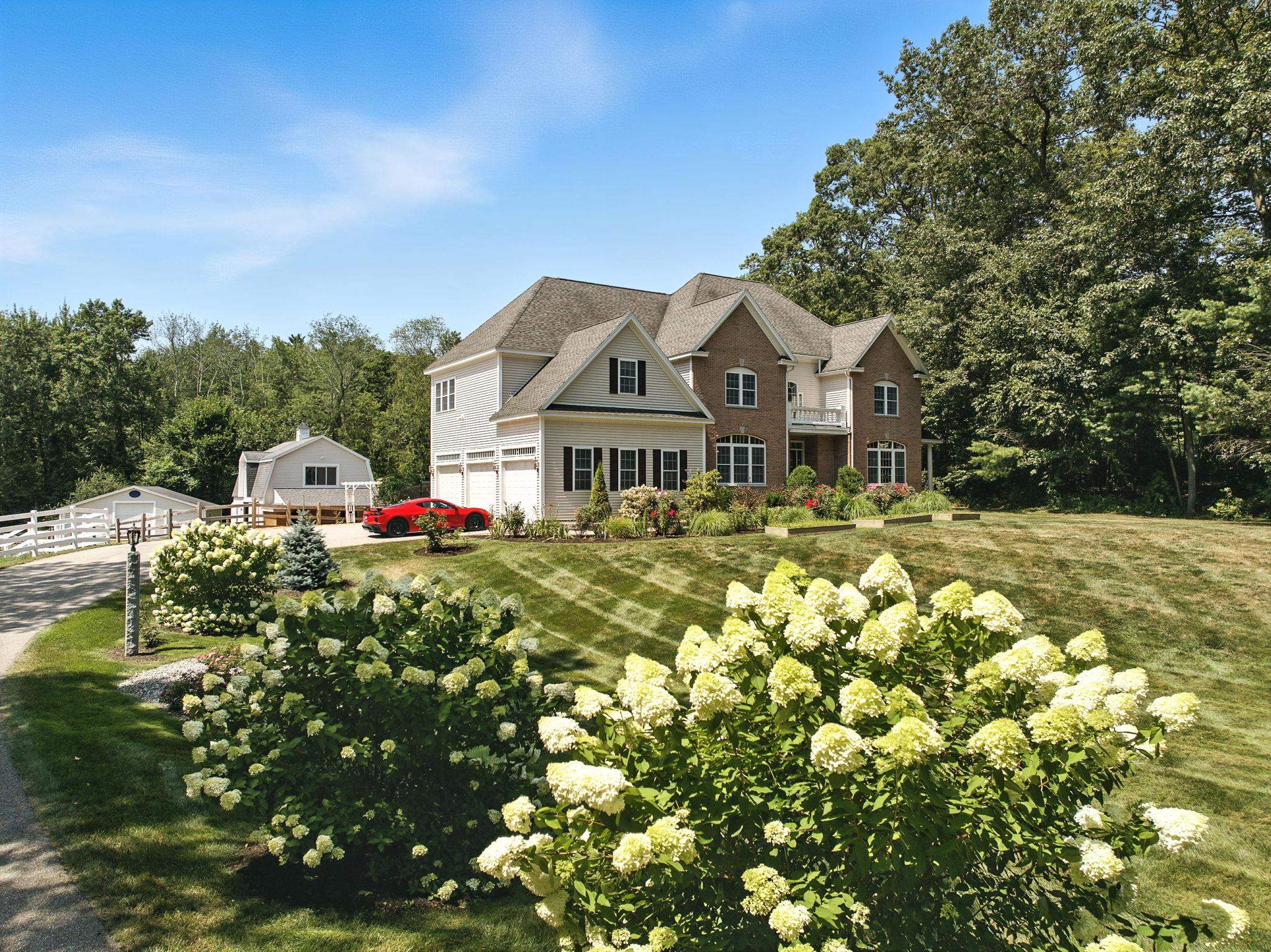 37 Houstons Way Hampstead, NH 03841 - Photo 3 of 60