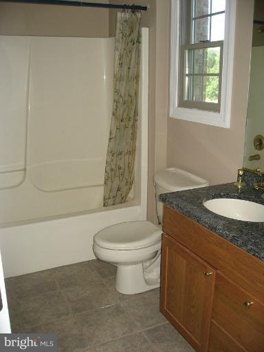 8622 Chestnut Grove Road Frederick, MD 21701 - Photo 17 of 22 Bath