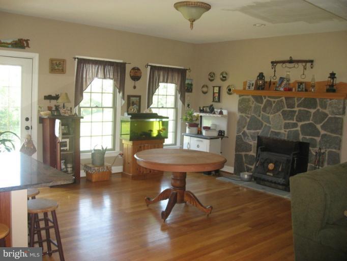 8622 Chestnut Grove Road Frederick, MD 21701 - Photo 5 of 22 Dining Room