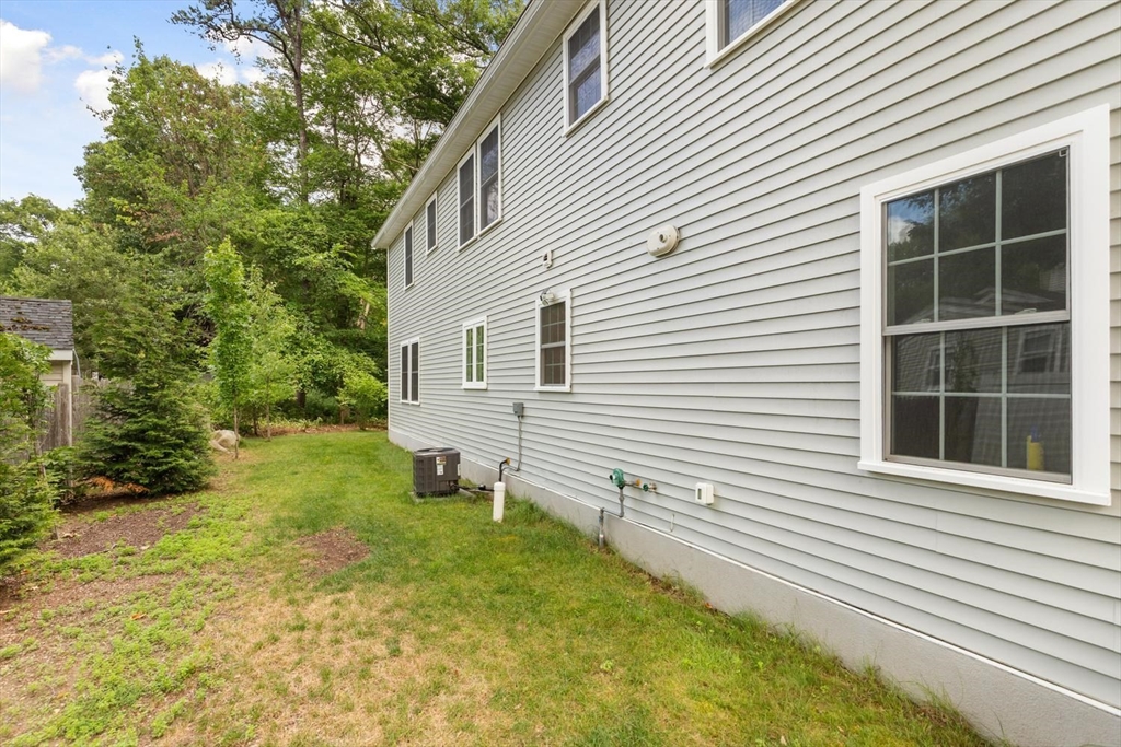 1295 Main Street Reading, MA 01867 - Photo 5 of 29