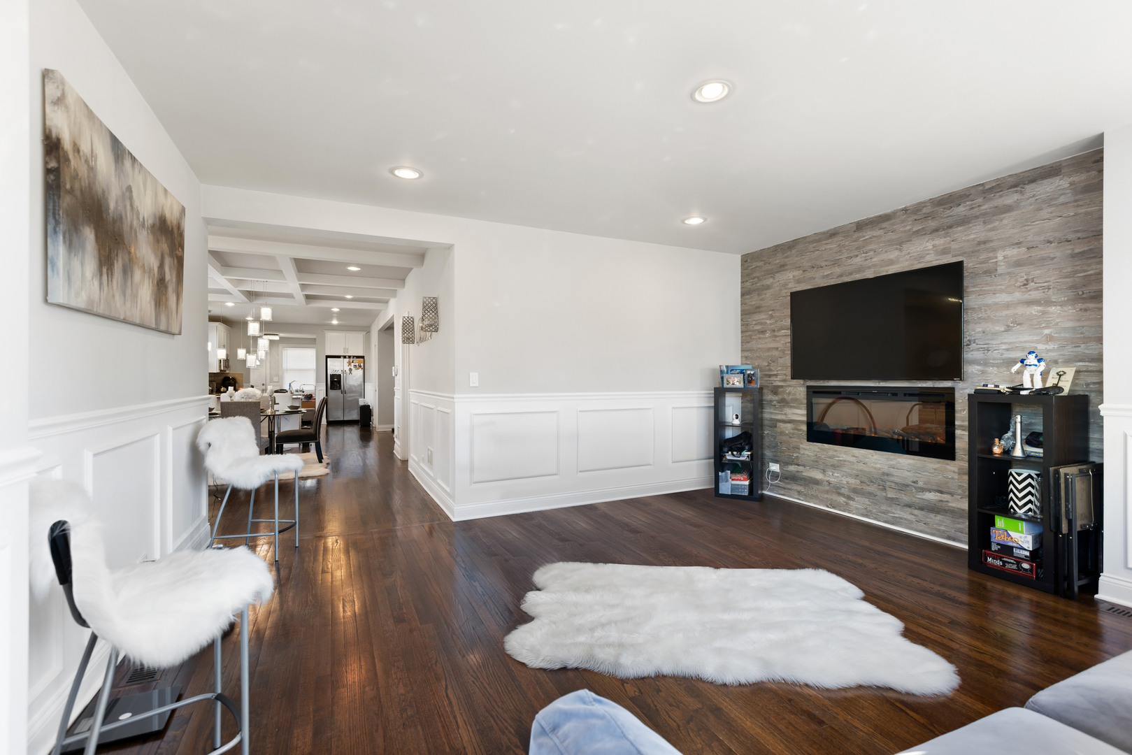 9301 South Racine Avenue Chicago, IL 60620 - Photo 3 of 29 Gallery Image 3