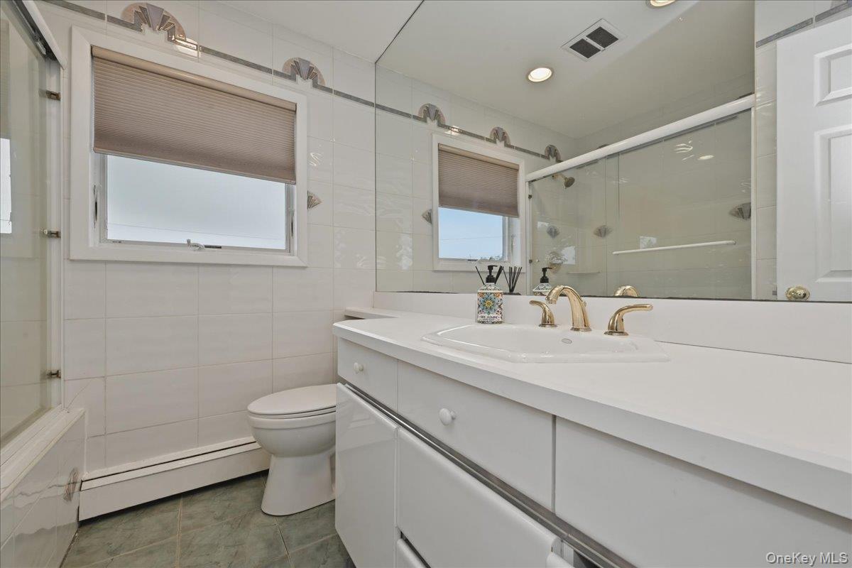 2461 Riviera Lane Bellmore, NY 11710 - Photo 25 of 44