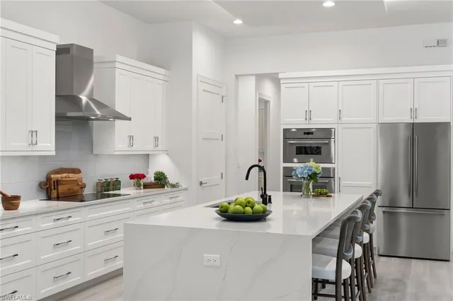 $2,850,000 | 4221 7th Avenue Northwest, Naples, FL 34119