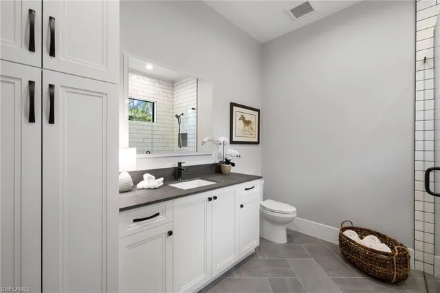 $2,850,000 | 4221 7th Avenue Northwest, Naples, FL 34119