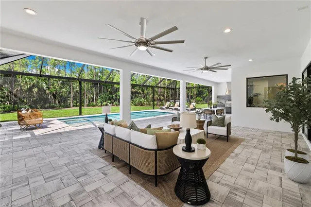 $2,850,000 | 4221 7th Avenue Northwest, Naples, FL 34119