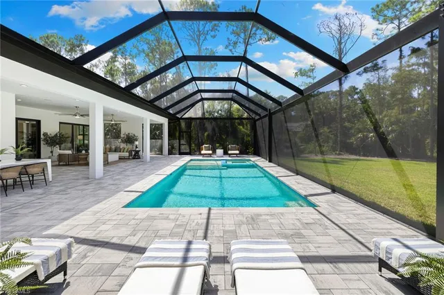 $2,850,000 | 4221 7th Avenue Northwest, Naples, FL 34119